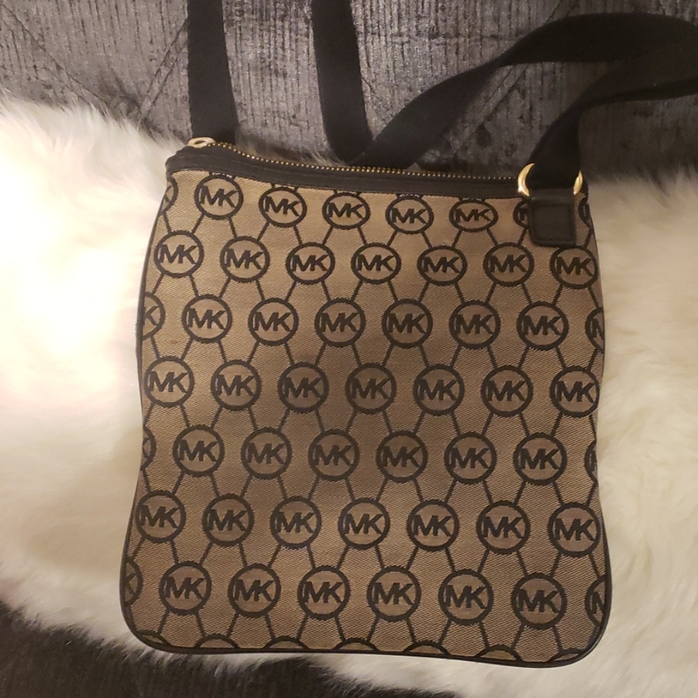 Michael Kor crossbody bag